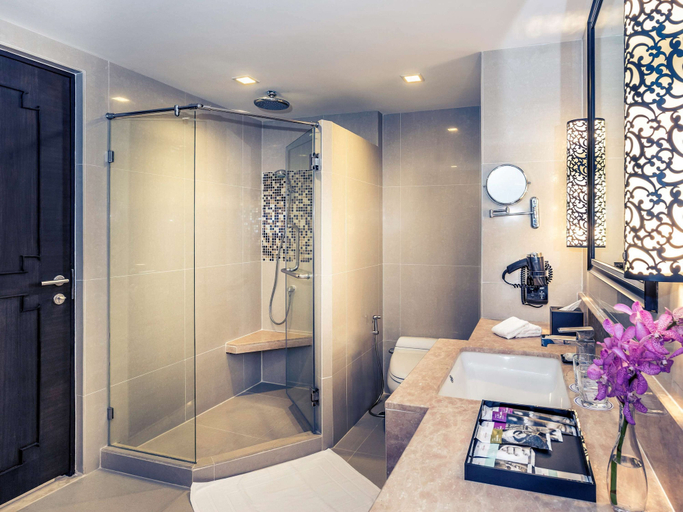 Bathroom 7