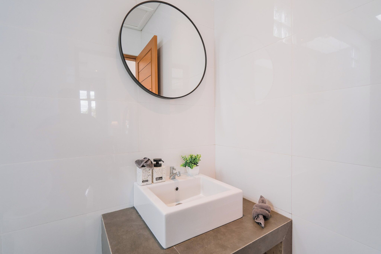 Bathroom 3, Villa Niji - 3BR Villa with Pool Seseh, Badung