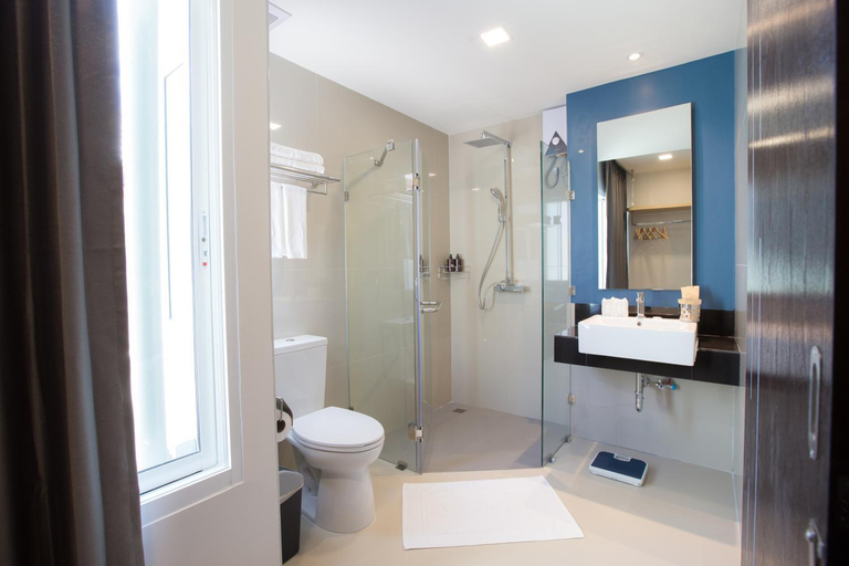 Bathroom 6