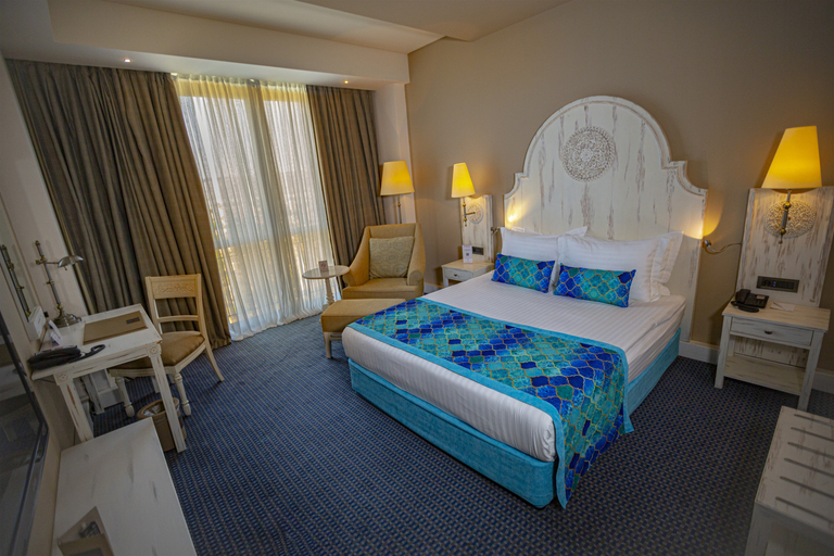 Bedroom 3, Ramada Plaza by Wyndham Mardin, Mardin