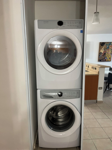 Bathroom, 2 Bedroom Condo Pool and Beach Access