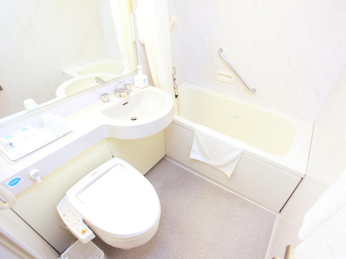Bathroom 17