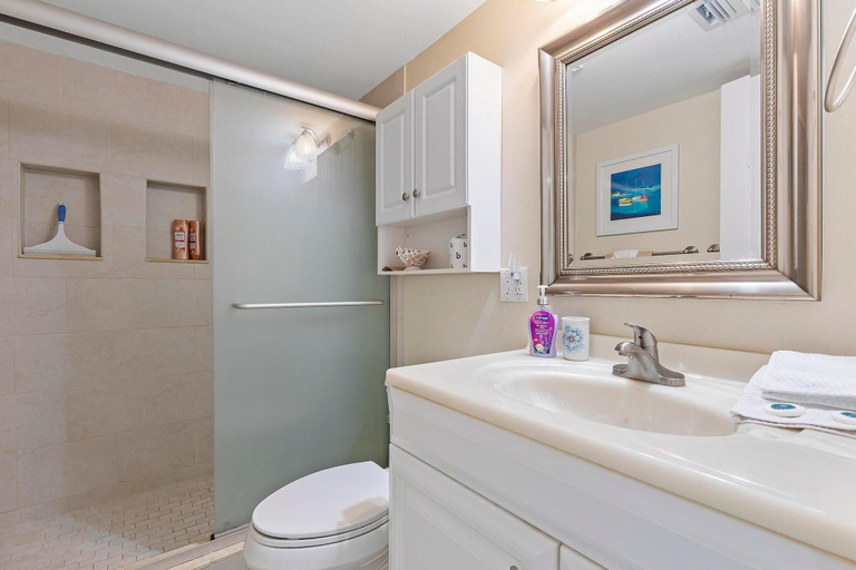 Bathroom 4, Errol by the Sea 515, Volusia