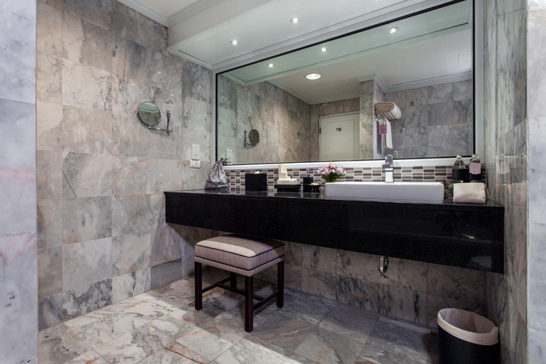 Bathroom 11