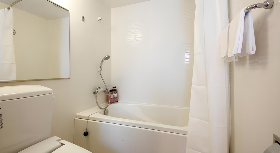 Bathroom 20