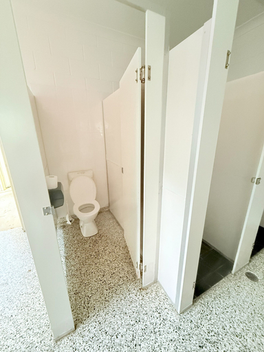 Bathroom 4, Beach accommodation shared facility, Livingstone - Pt B