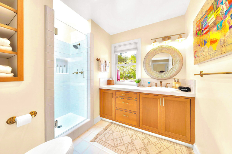 Bathroom, Zegarra Estate, Sonoma