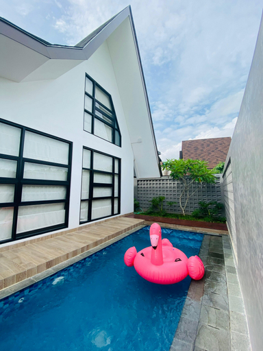Swimming Pool 17