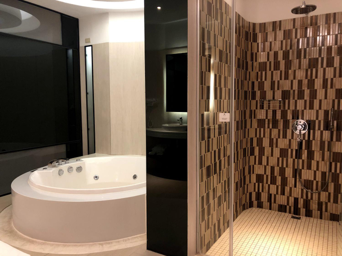Bathroom 4, H Villa Inn, Tainan