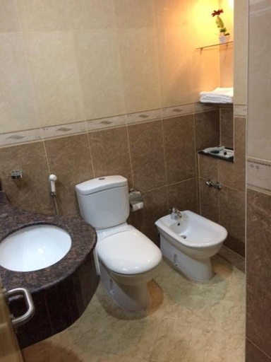 Bathroom 5, Doha Dynasty Hotel, Doha