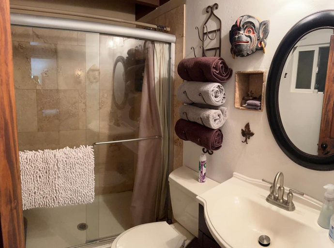 Room 4, Thumb Butte Chalet Nestled in the Mountains, Yavapai