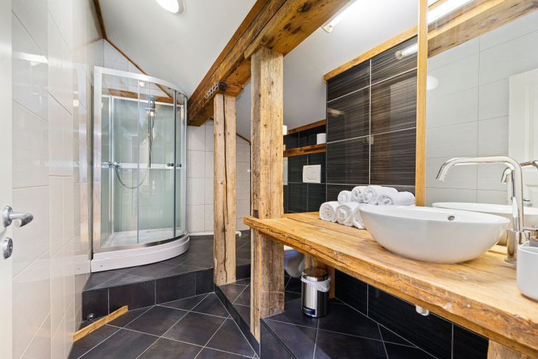 Bathroom 3, Sveggvika Guesthouse, Averøy