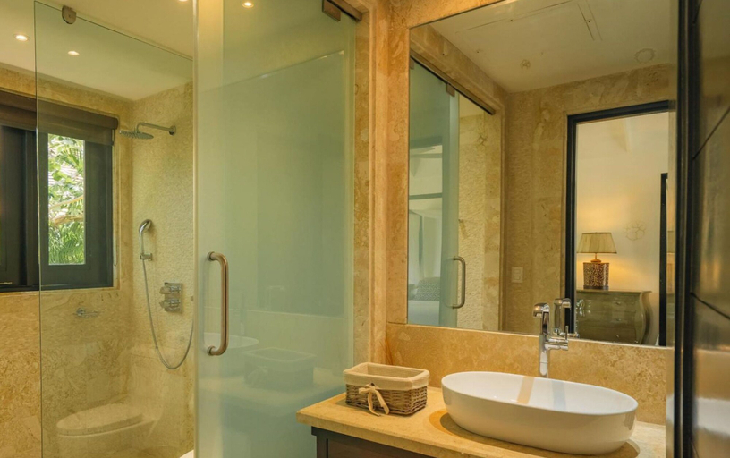 Bathroom 5, Dramatic Luxury Villa With Golf and Ocean View Walking Distance From the Beach, Salvaleon de Higuey