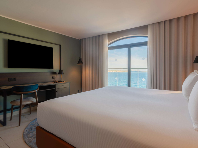 Bedroom 3, DoubleTree by Hilton Malta, Saint Paul's Bay