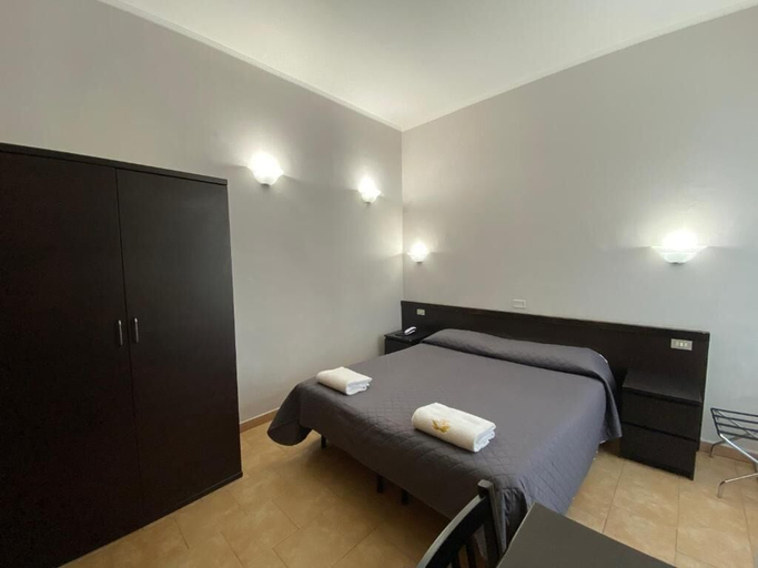 Bedroom 4, Hotel Atena, Milano