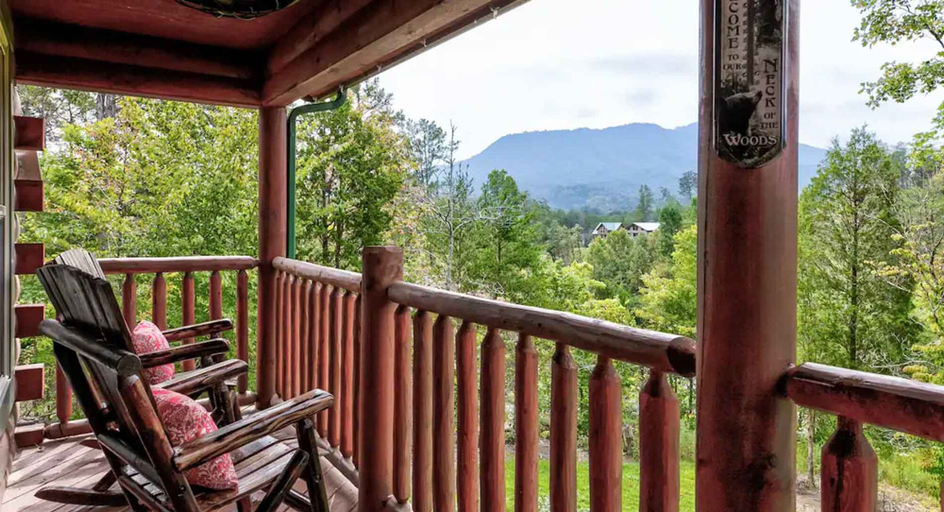 Room 3, Amazingly Cozy Close to Attractions Fire Pit, Sevier