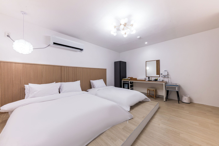 Bedroom 4, hotel gongsan, Gongju