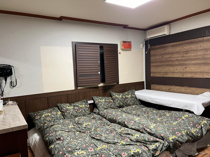 Bedroom 3, Brown Hotel, Jongno