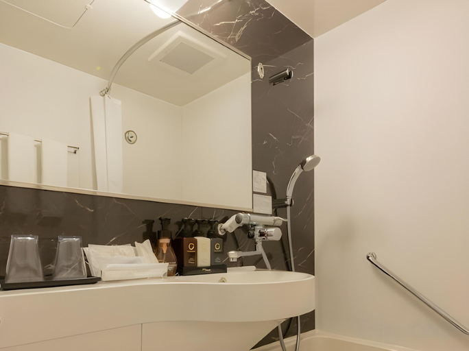 Bathroom 4