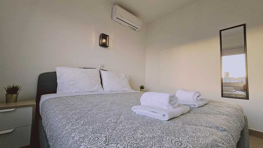 Room 4, 01 LIM - Stay Sky Apartment