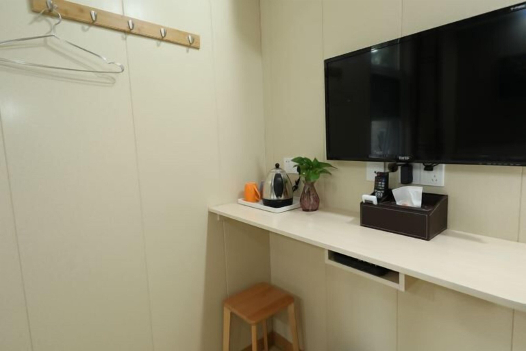 Others 3, Kunxin Hostel, Shanghai