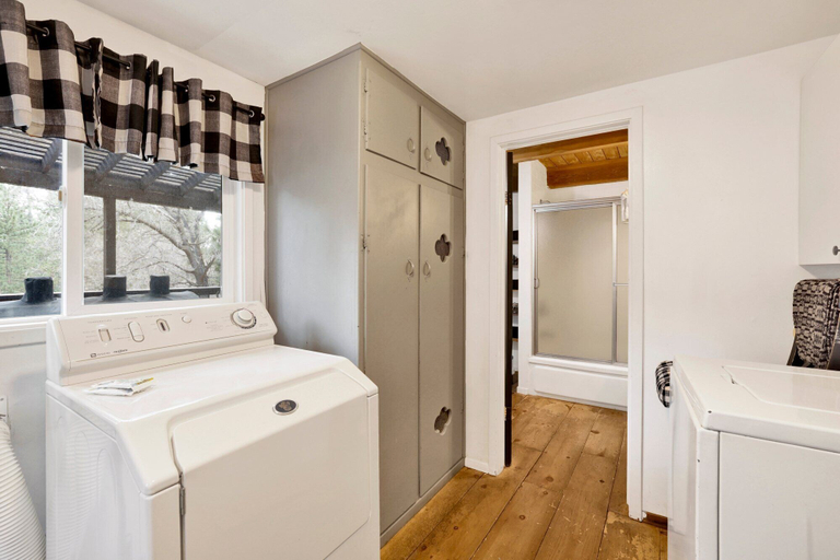 Bathroom 4, Camp Conklin #2337, San Bernardino