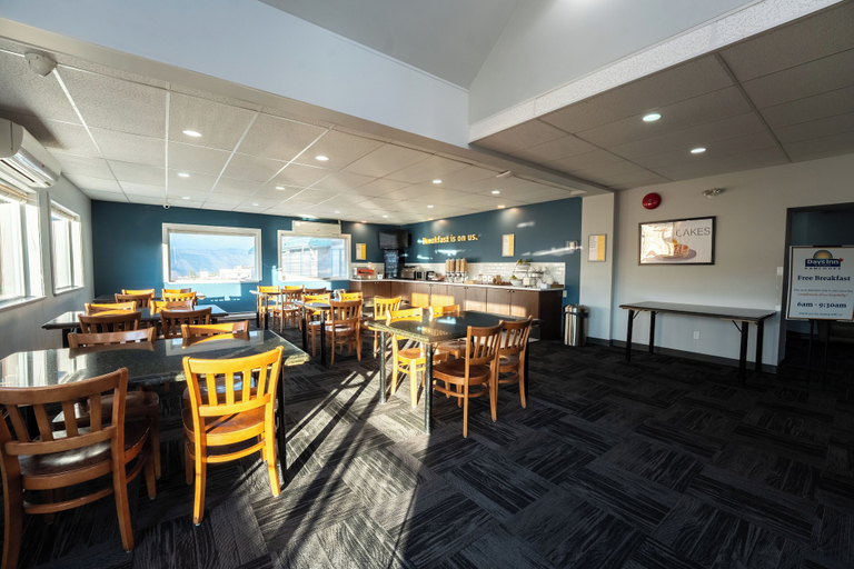 Food & Drinks, Days Inn by Wyndham Kamloops BC, Thompson-Nicola