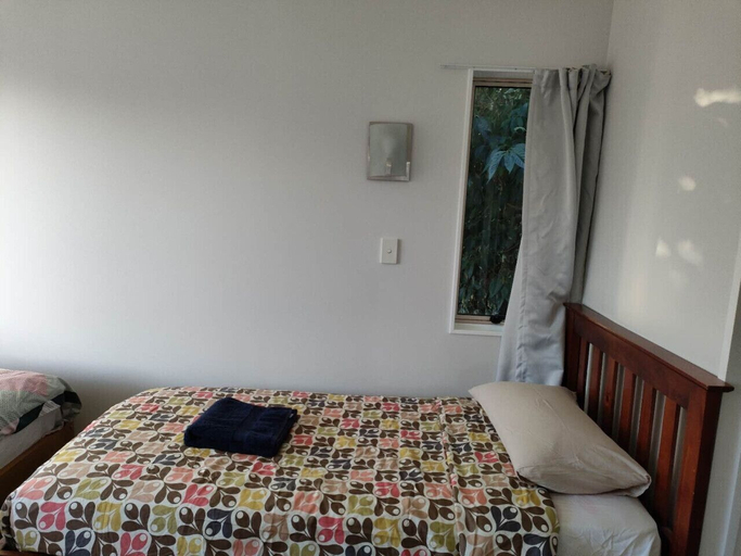 Others 5, 5 Bedroom House at 82A Richardson Road, Waitakere
