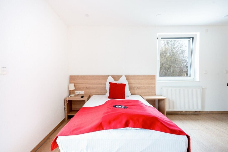Bedroom 2, B&S Hotel, Neu-Ulm