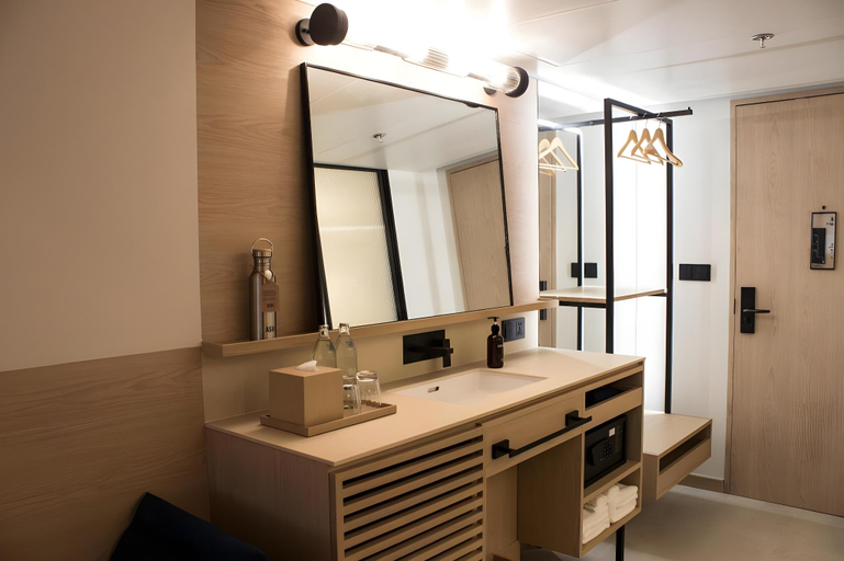 Bathroom 12