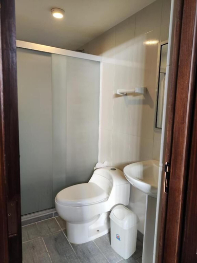 Bathroom, HOTEL BENELUX, Pedro Domingo Murillo