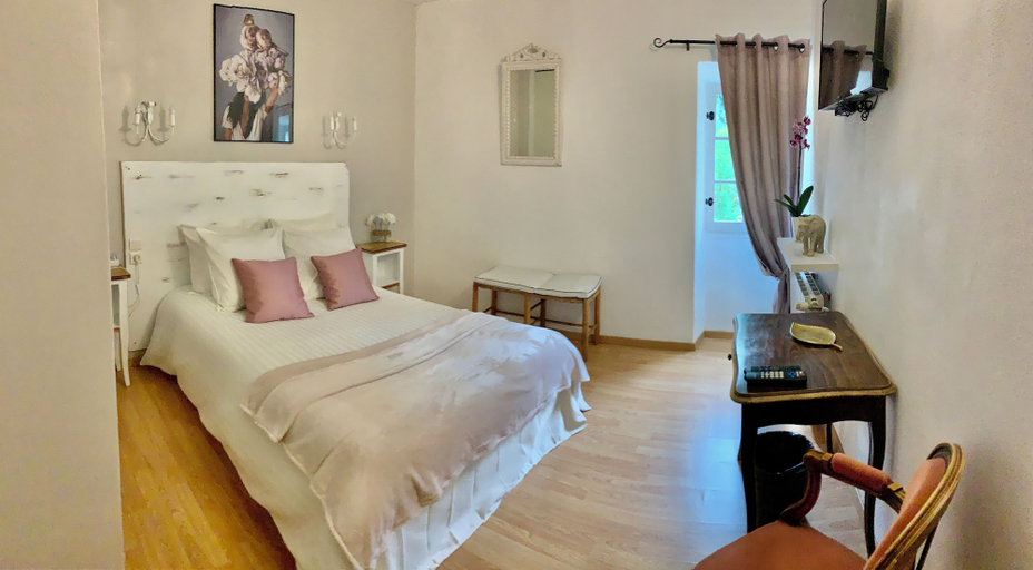 Bedroom 4, Chateau du rey Restaurant L'Abeuradou, Gard