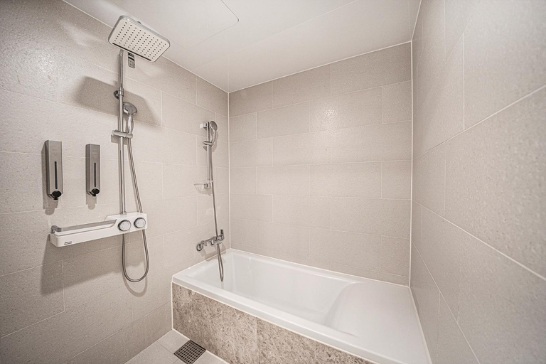 Bathroom 4, Gloucester Hotel Incheon, Namdong