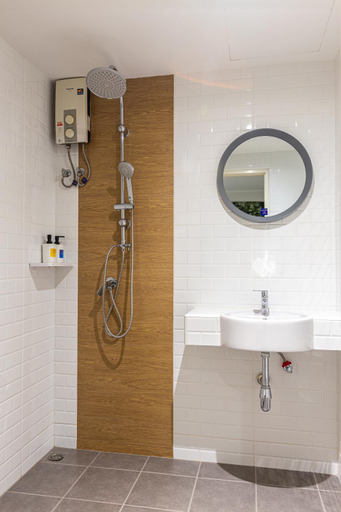 Bathroom 17