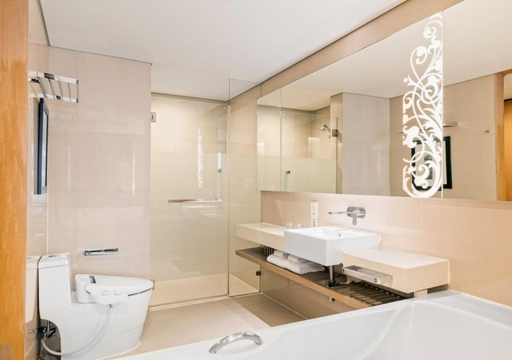 Bathroom 12