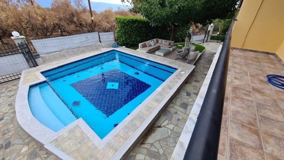 Room 5, Luxurious Villa Anastasia, West Greece