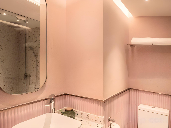 Bathroom 7
