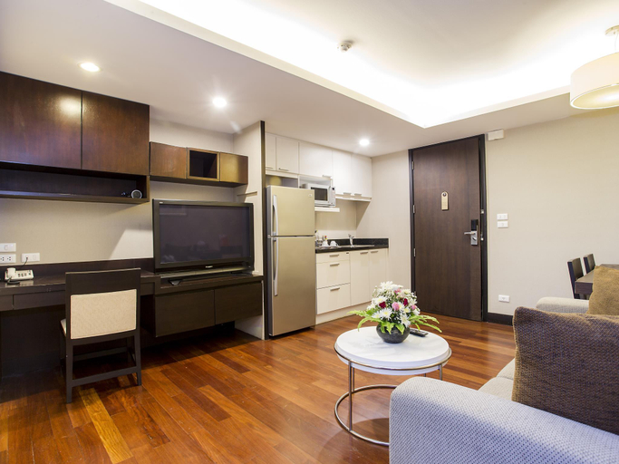 Dining Room 10