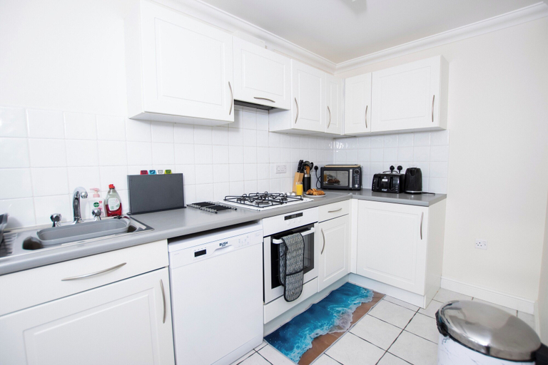 Private kitchen, Tranquil Riverside Retreat in Norwich, Norfolk