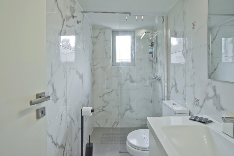 Room 5, Athina in Chalandri With 2 Bedrooms and 1 Bathrooms, Attica