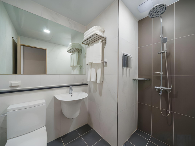 Bathroom 4, The Triny Urban Suite, Yongin