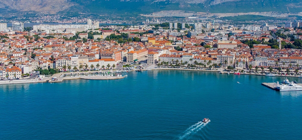 Aerial view 2, A 2 Spacious apt w big Balcony,4 min Walk to Beach, Split