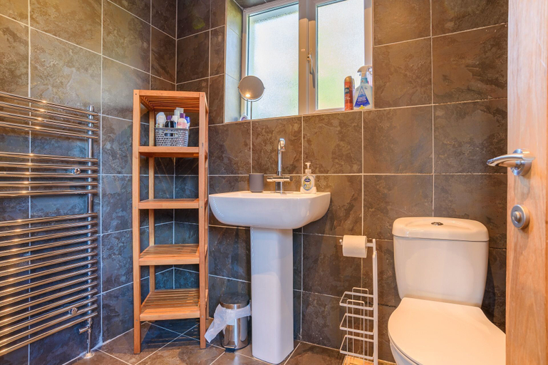Bathroom 3, Rawley Point, Cornwall