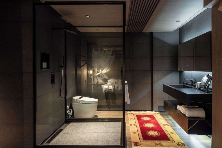 Bathroom 5, Jiuzhai Yunshang, Ngawa Tibetan and Qiang