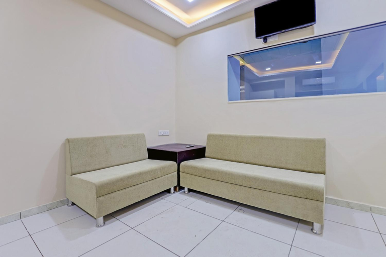 Public Area 2, Hotel Shiv Inn, Vadodara