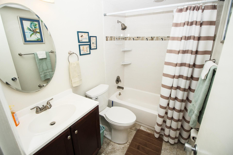 Bathroom 3, Surfside 107, Volusia