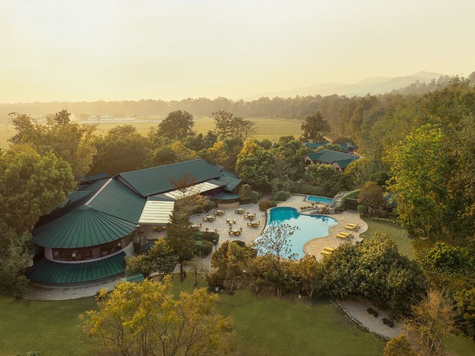 Exterior & Views