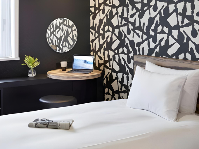 Bedroom 15