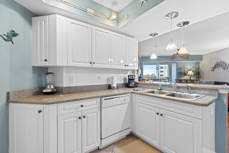 Others 4, Oceanwalk 15-302, Volusia