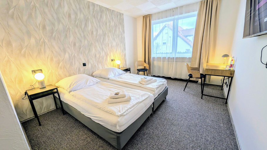 Bedroom 3, Hotel Panorama, Coburg